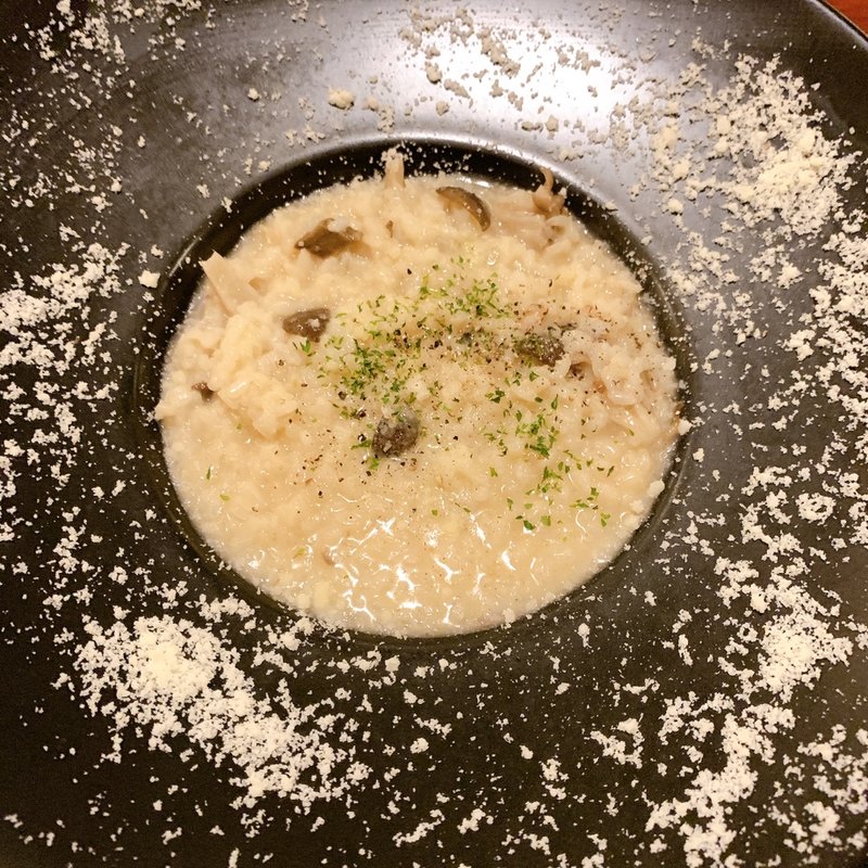 ポルチーニ茸とキノコのリゾット(イタリアンダイニングLa Promessa)