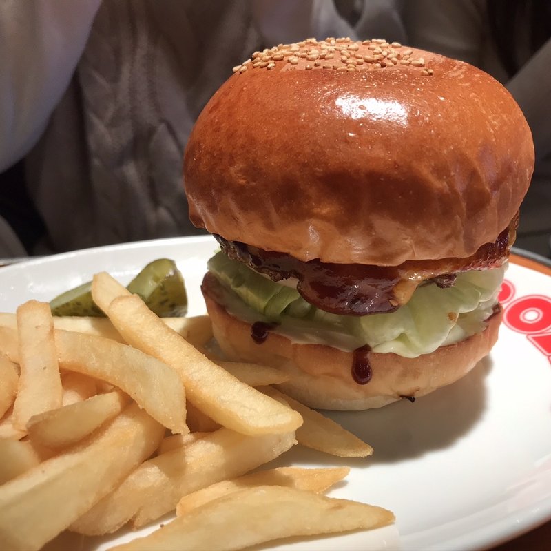 チリビーンズチーズバーガー(ブラザーズ 新富町店)