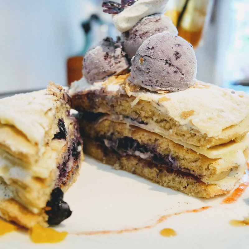 ブルーベリーのミルクレープパンケーキ(8jours)