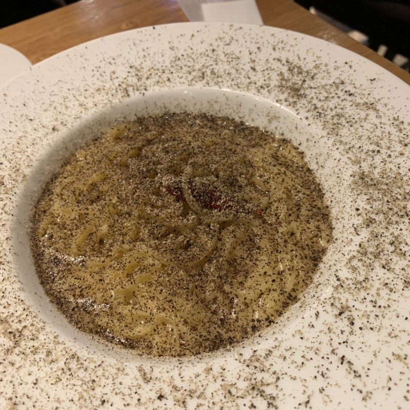 3種チーズのブラックペペロンチーノ(パスタバル ミキヤズ ぐりぐり)