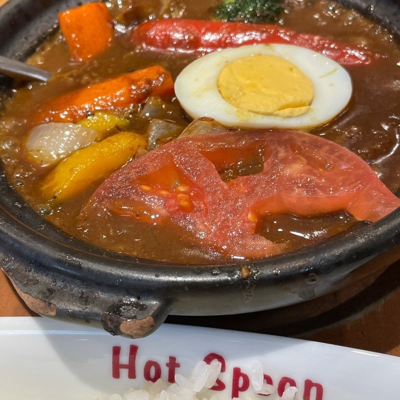 牛すじ煮込みとごろごろ野菜と玉子のカレー(hotspoon 五反田店)