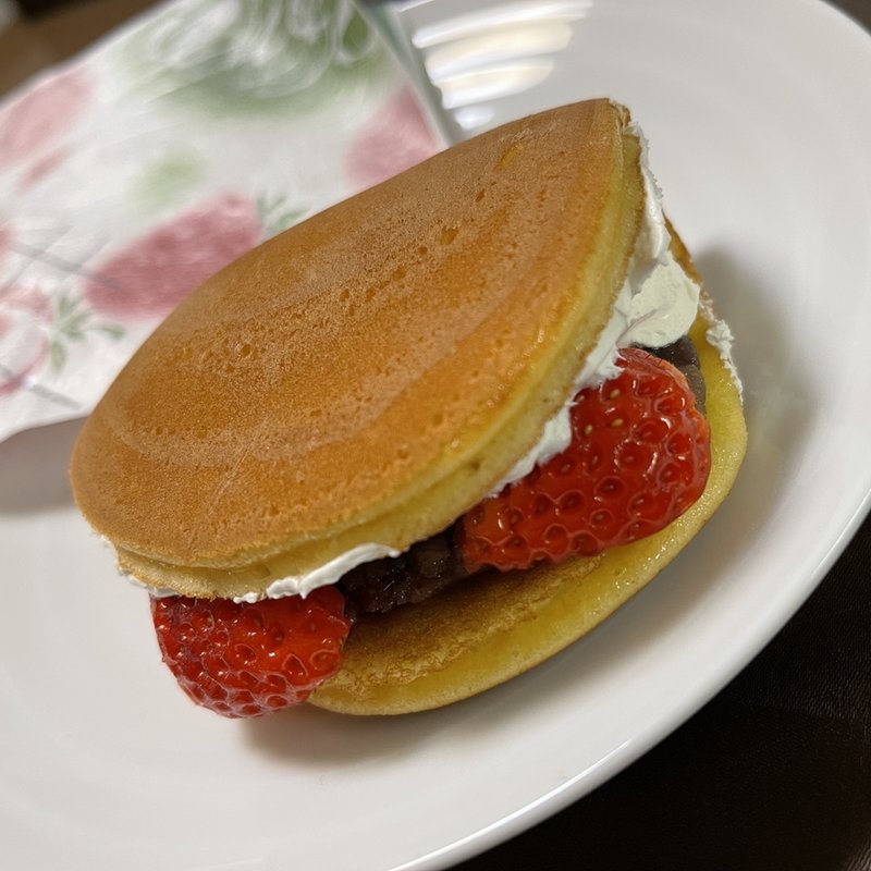 いちご生どら(御菓子司 吉乃屋藤井寺 総本家)