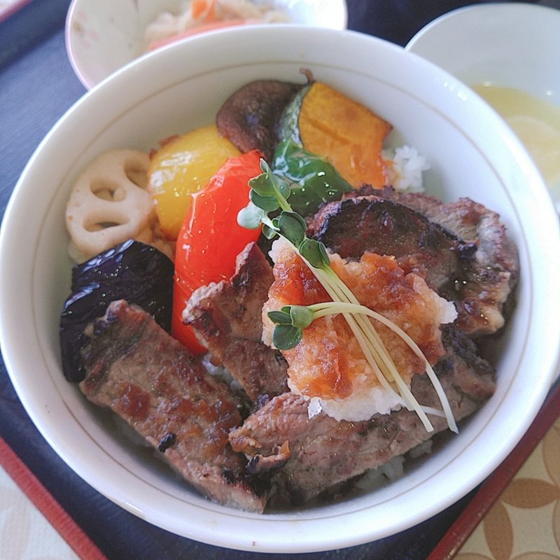 冬野菜ステーキ丼(駒子の湯 )