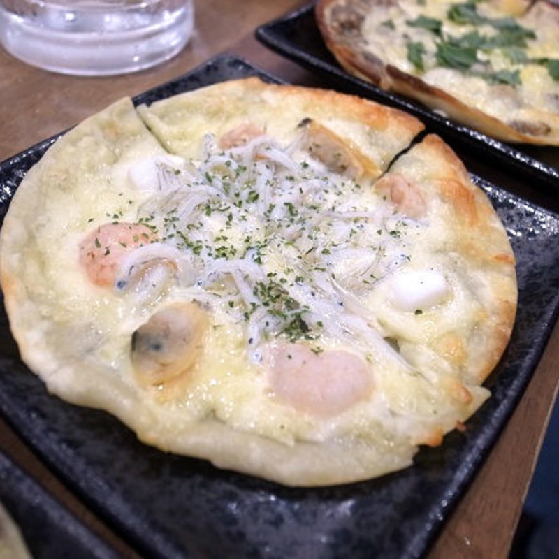 ミニシーフードピザ(立ち飲み 勝)