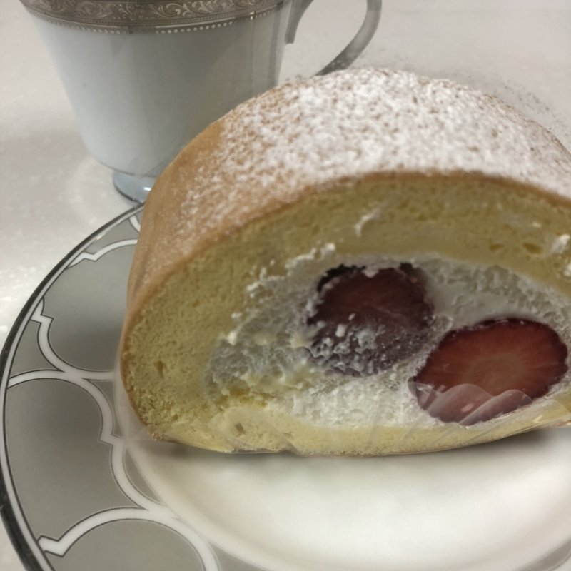 堂島ロール　苺入り(パティスリーモンシェール 東武百貨店池袋店)