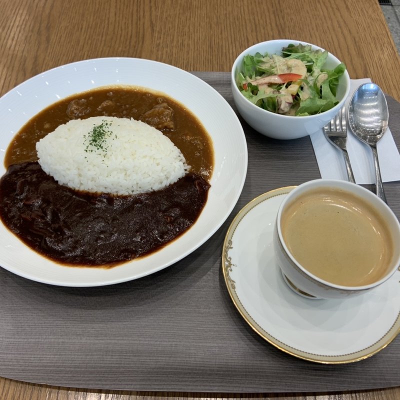 早矢仕とビーフカレーの2色ソースライス(マルゼンカフェ池袋)