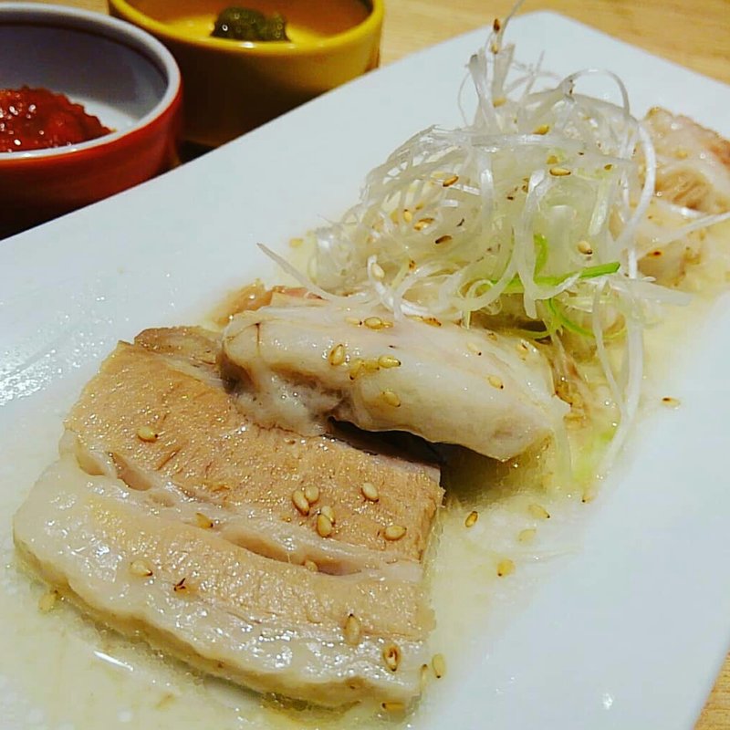 黒霧塩豚(酒場一幸舎 お初天神店)