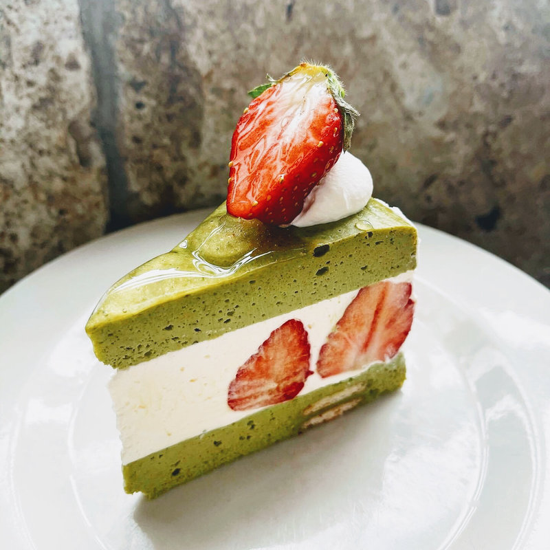 ストロベリー抹茶ケーキ(A WORKS)