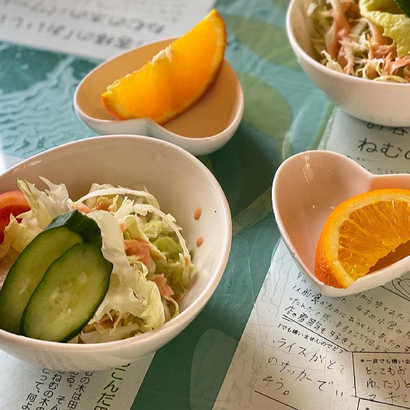 一文字オムライス(ねむの木 （ネムノキ）)