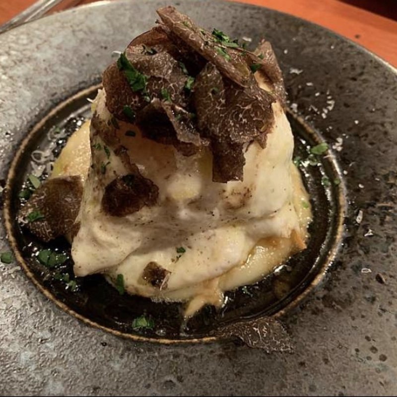 マッシュルーム爆弾　黒トリュフがけ(クオーレアズーロ)