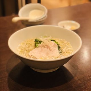 蒸し鶏と青菜のさっぱり塩味スープ麺(HACHI)