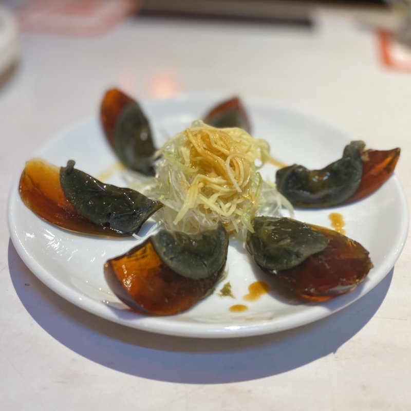 半熟高級ピータン(餃子ニュー伏見)