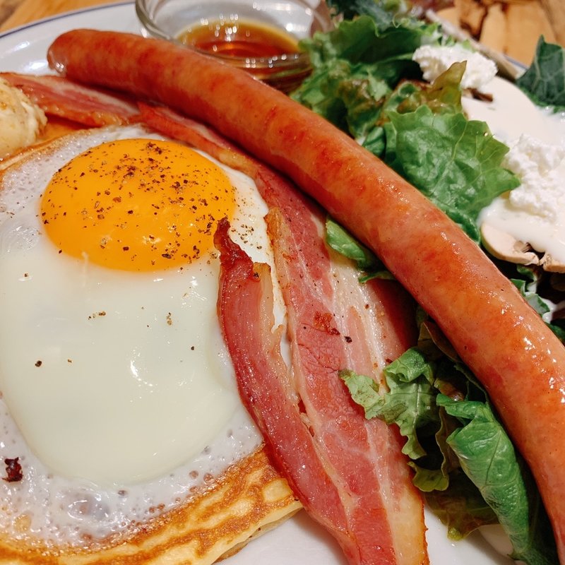 ベーコン、ソーセージとフライドエッグのパンケーキ(J.S. PANCAKE CAFE ららぽーと富士見店)
