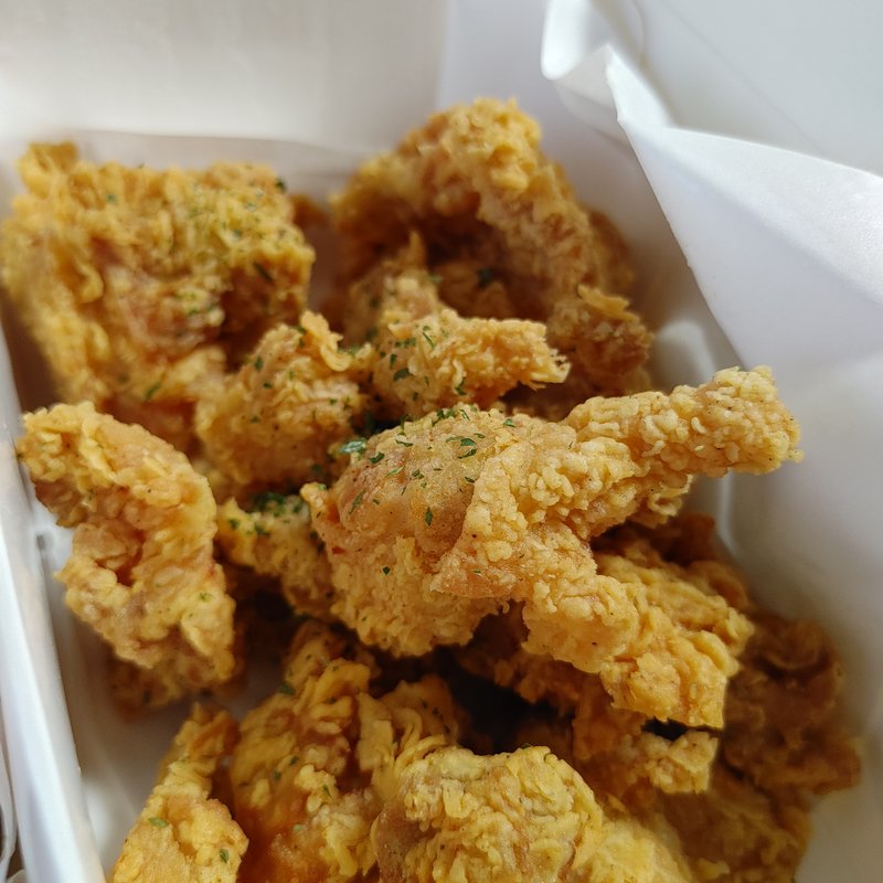 黄金チキンハーフ(クリスピーチキンアンドトマト)