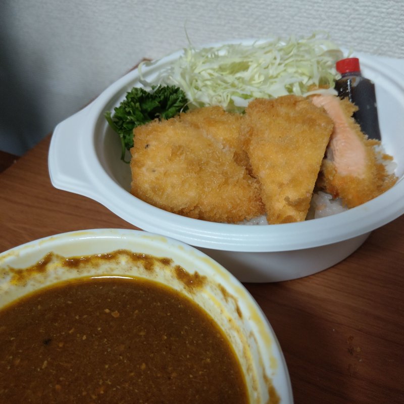サーモンかつカレー (とんかつ とお山)