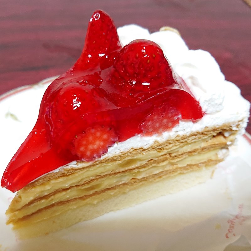 紅ほっぺのナポレオンパイ(銀座コージーコーナー マルエツ鹿島田店)