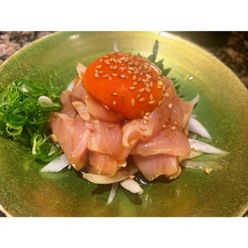 鶏ユッケ(炭火焼鳥 五番蔵)