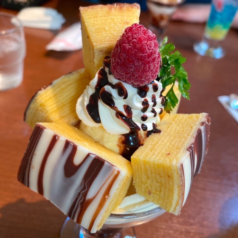 三方六と生クリームパフェ(柳月トスカチーナ)