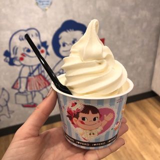 北海道ミルクソフトクリーム(不二家 アトレ川崎店)