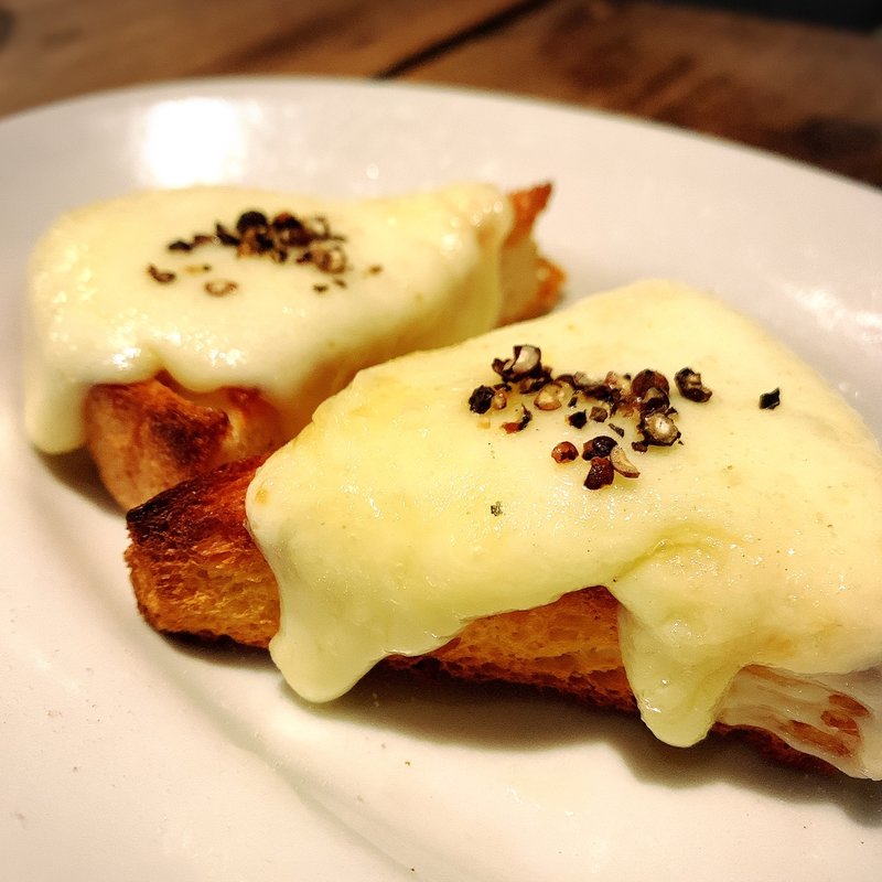 カチョカヴァロチーズブルスケッタ 1p(RODEO & CAFE)