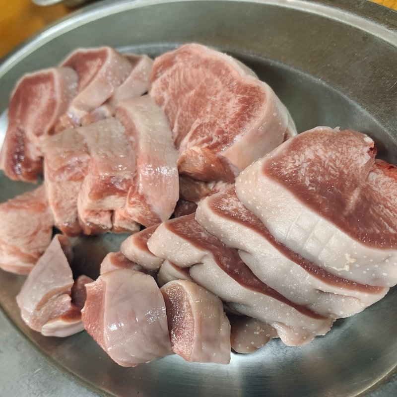 タン(三番ホルモン )