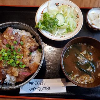 ステーキ丼定食(食事処 高半)