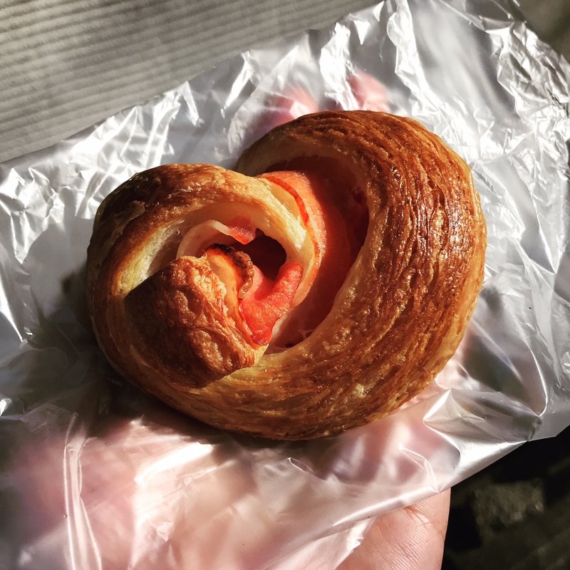 ベーコンロールデニッシュ(ブーランジェリー マリーレン)