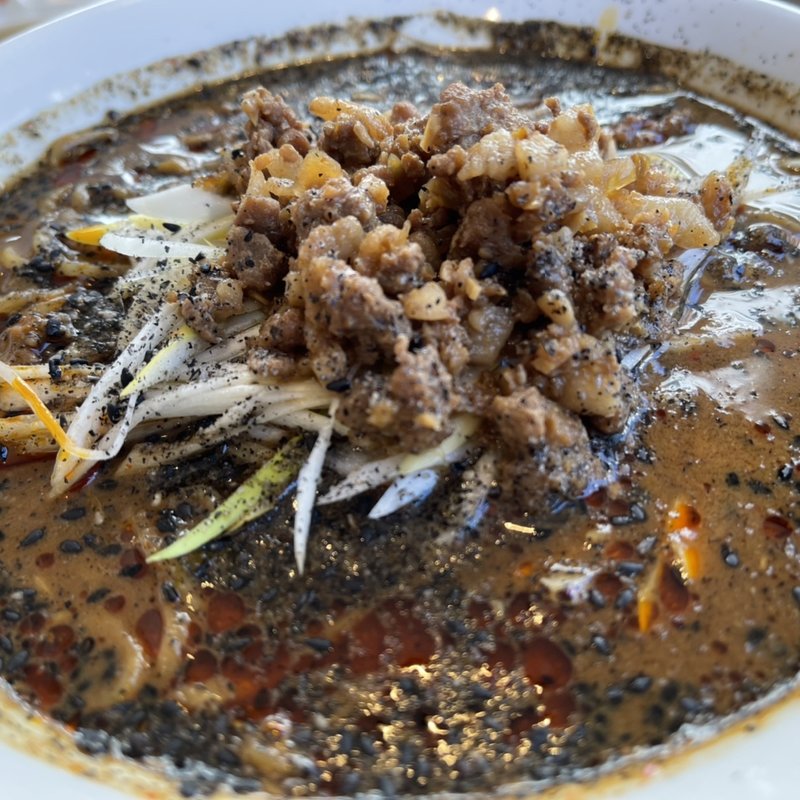黒ゴマ担々麺(中華バル　津門菜館　三軒茶屋本店)