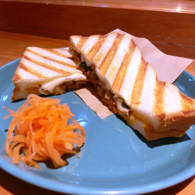 トマト糀のボロネーゼサンド(ホットサンドラボミリ)