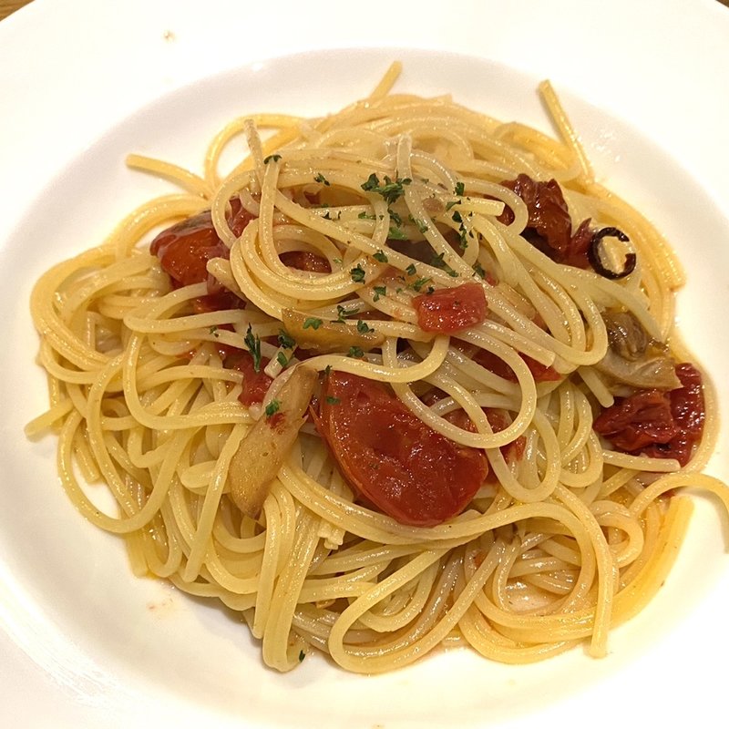 にんにくと鷹の爪、ドライトマトのペペロンチーノ(イタリアン pizzeria asse 谷町店)