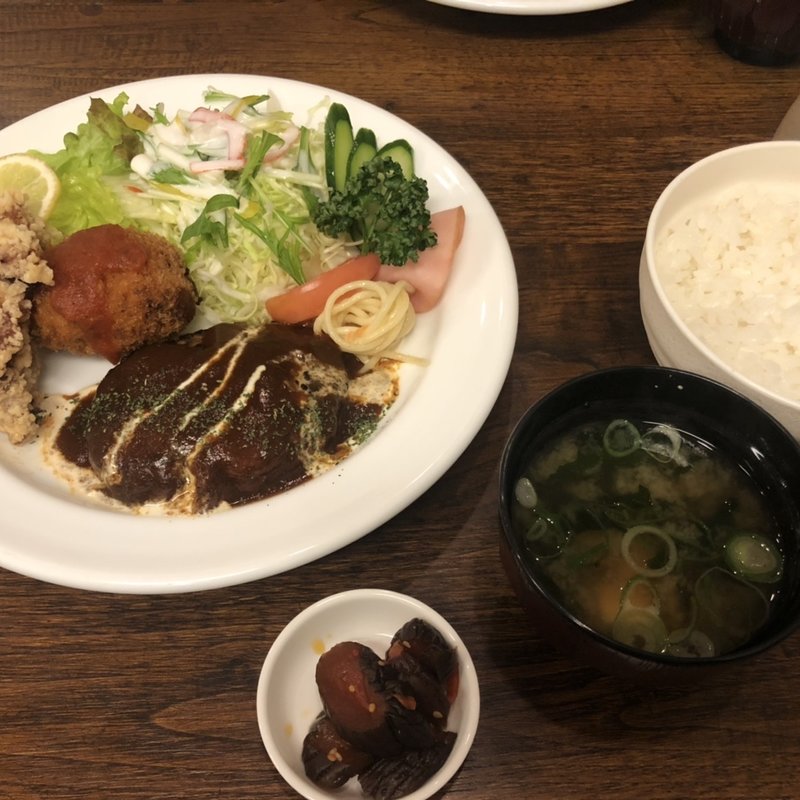 ハンバーグミックス定食(洋食 あけぼの)