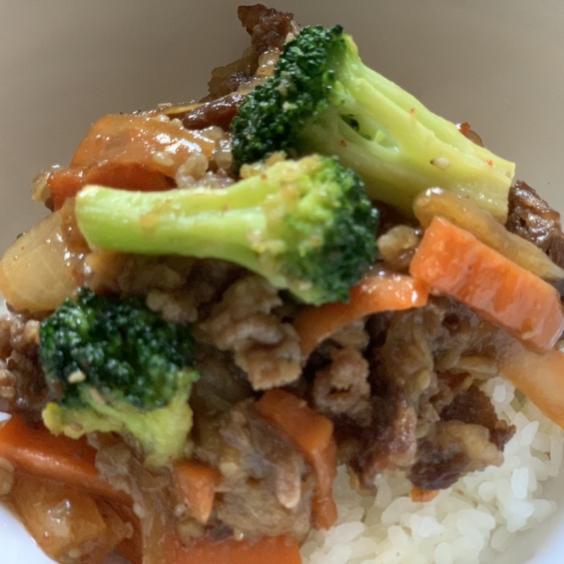 モンゴリアンビーフ丼(アリス＆キッチン)