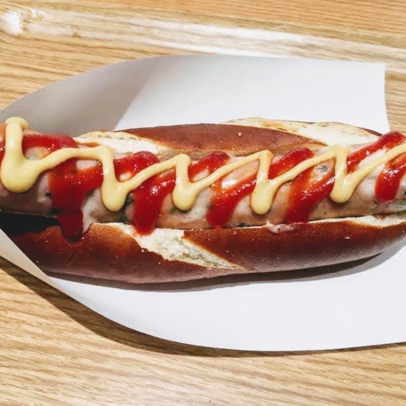 ホットドッグ ほうれん草チーズ(ケーニッヒ 手作りハム・ソーセージの店)