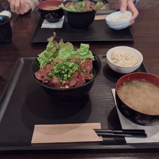 牛ハラミステーキ丼(牛串牛鍋じげん )