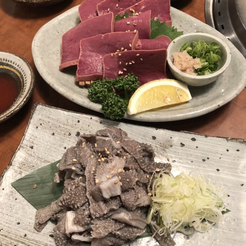 ハツ刺し　生センマイ刺(新羅会館 家族亭)