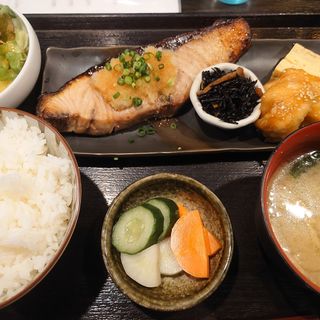 魚料理(健美食 弐屋)