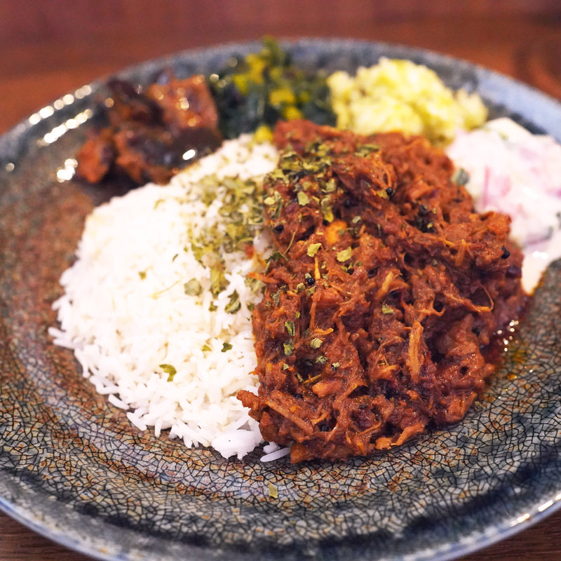 無水チキンカリー（野菜増し）(タカブルカリー)