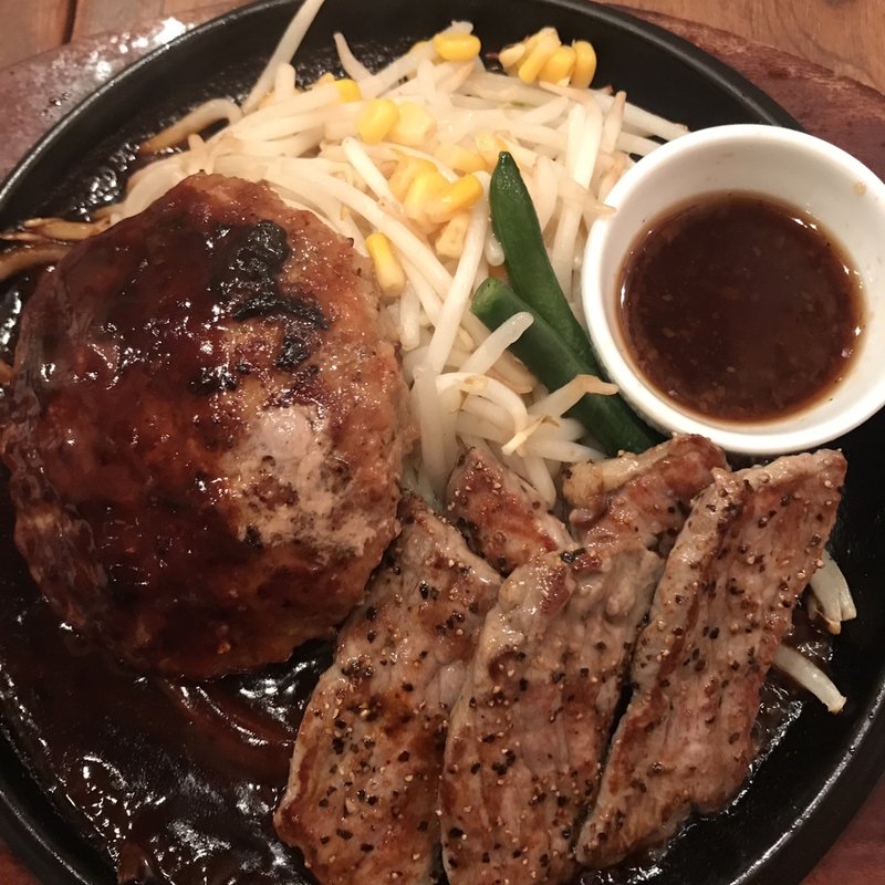 黒毛牛入り松木ハンバーグ&カットサーロインステーキ(シェーンズバーグ 錦糸町店)