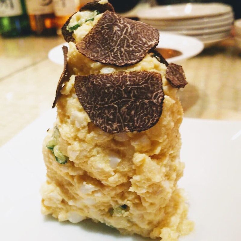 名物！卵をたっぷりトリュフポテトサラダ(十番右京 恵比寿店)