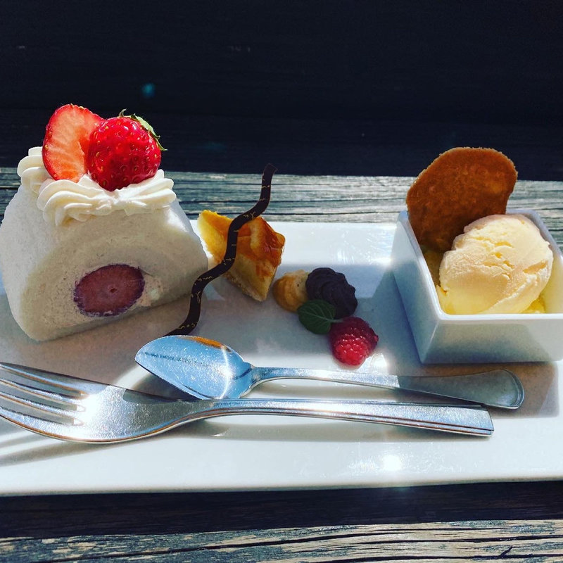 ケーキセット(Amalfi Caffé (アマルフィ カフェ) 本店)