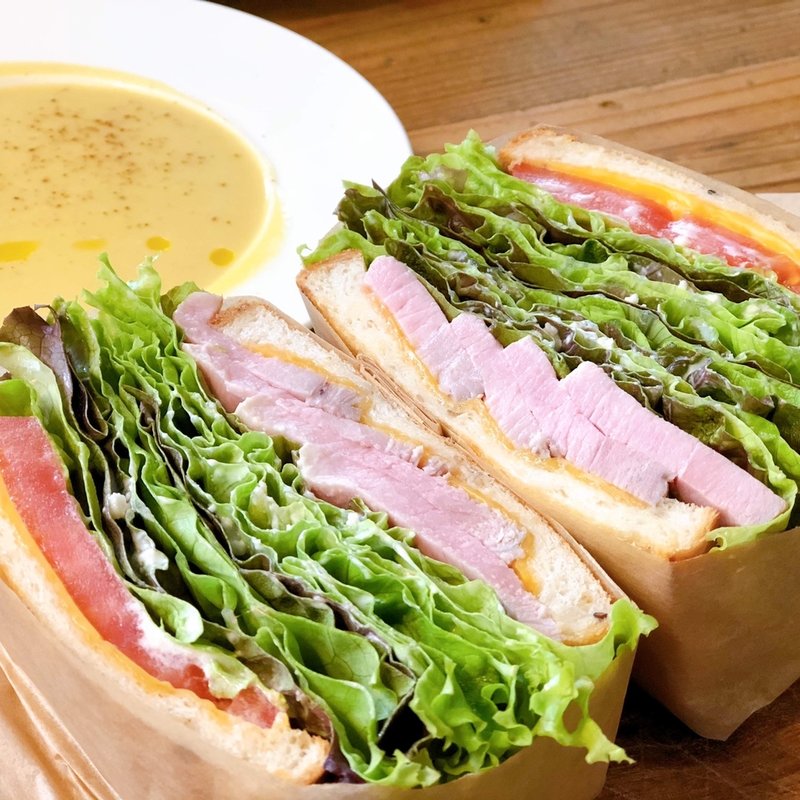 サンドイッチ 自家製ハム(エスデミックカフェ)