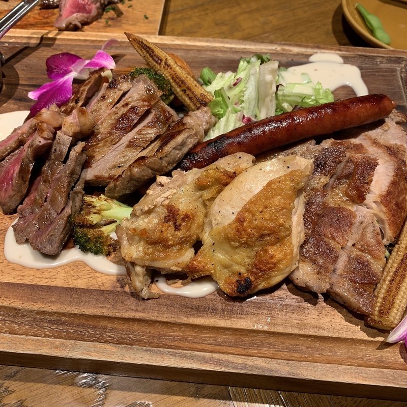 肉祭り！1ポンドミートプラッター(Muu Muu Diner 天王寺MIOプラザ店（ムウムウダイナー）)