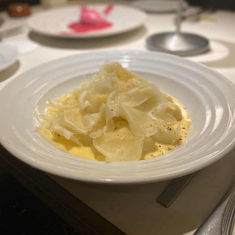 ポテトニョッキのカルボナーラ ラスパドゥーラ乗せ(T by TAKERU Co.)