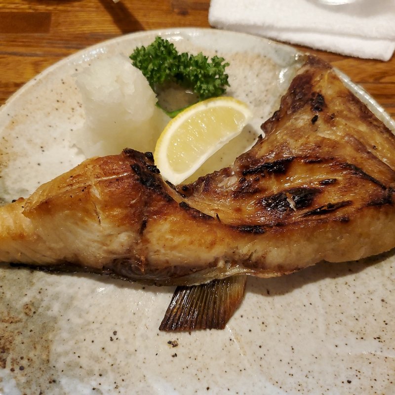 鰤のカマ焼き(とんかつ光助)