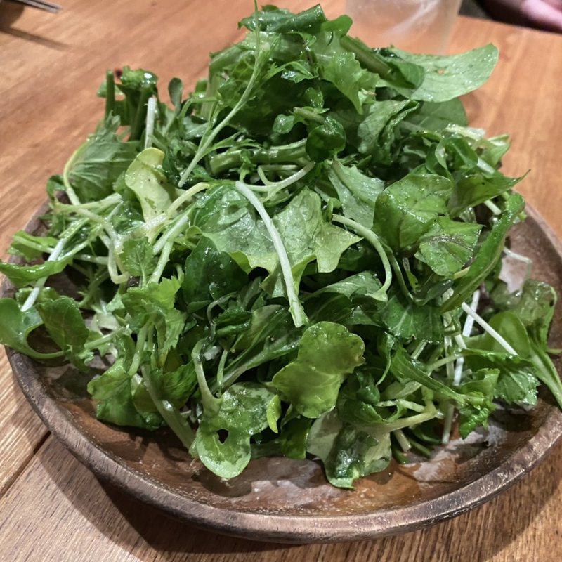 どっさりグリーンボンバーサラダ(ミートマン 六本木店)