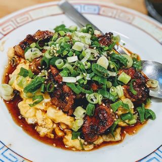 【1】名物！鉄板ホルモン焼き(お好みたまちゃん 青山店)