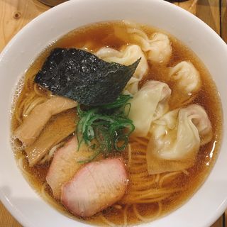 黒特製わんたん麺(支那そば 大和 稲荷町本店)