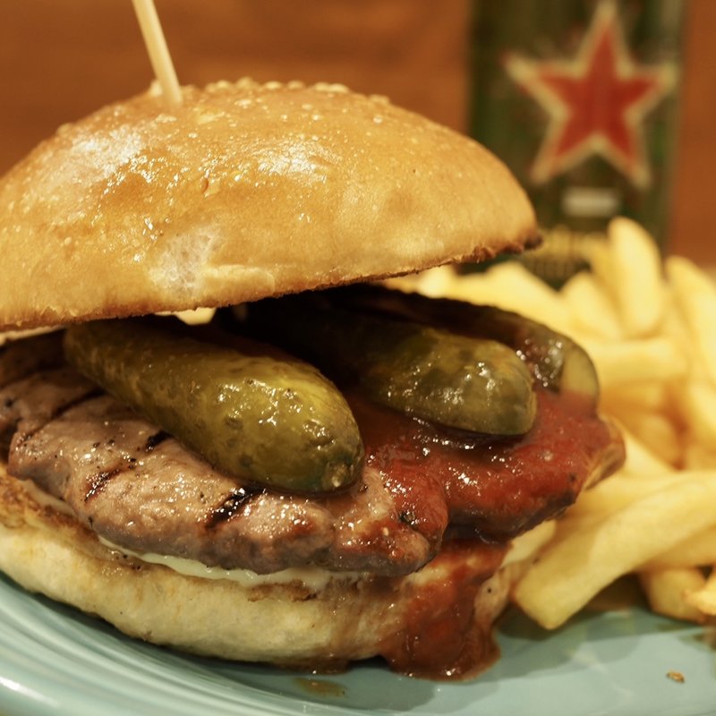ストレートバーガー(BRICKS BURGERS)