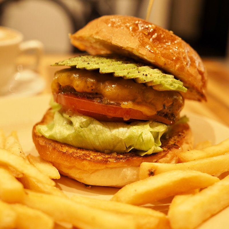 アボカドチーズバーガー(マクレーン オールドファッション ダイナー)