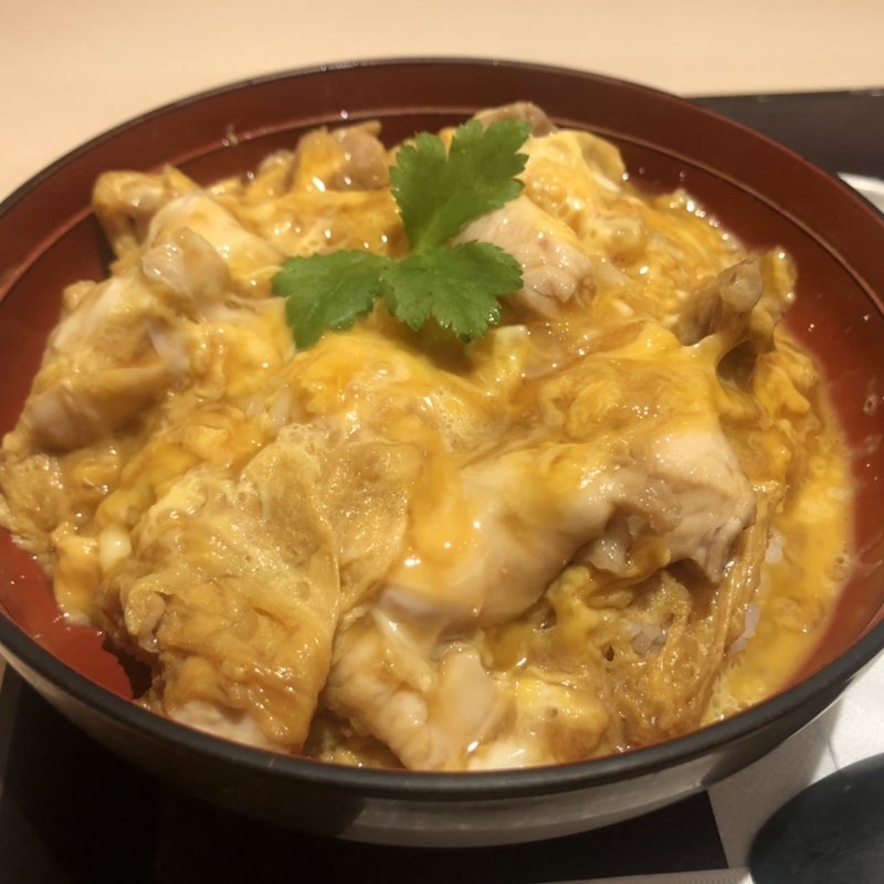 名古屋コーチン親子丼しょうゆ麹唐揚げセット(鶏三和 八重洲地下街店)